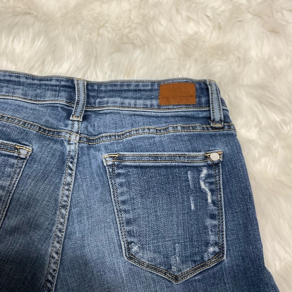 Judy Blue Denim Shorts Medium Wash - Picture 8 of 13